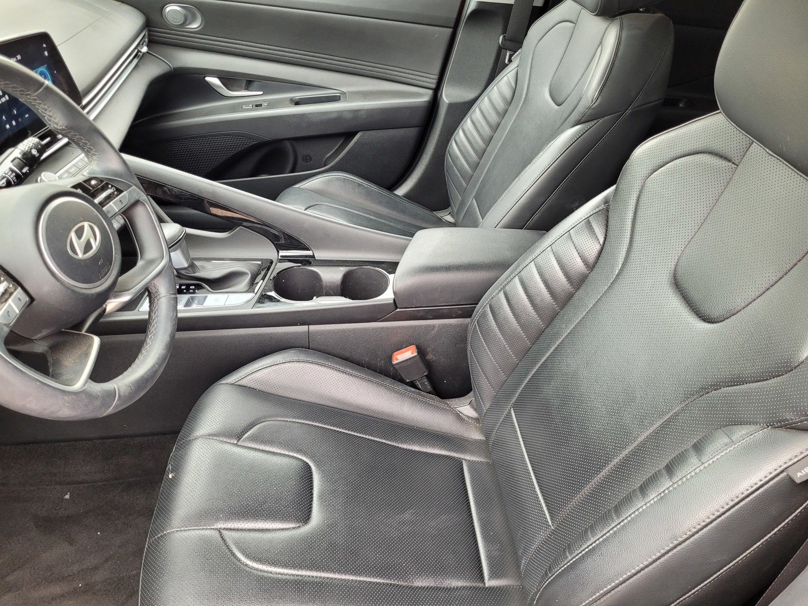2024 Hyundai Elantra Limited - Photo 20