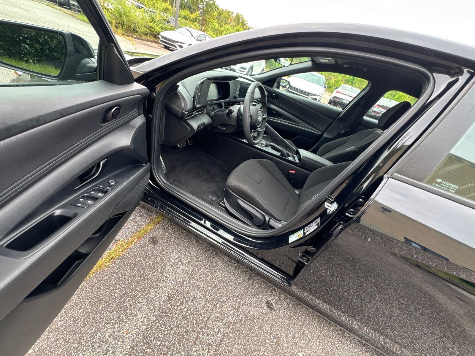 Used 2025 Black Hyundai SEL Sport image 23