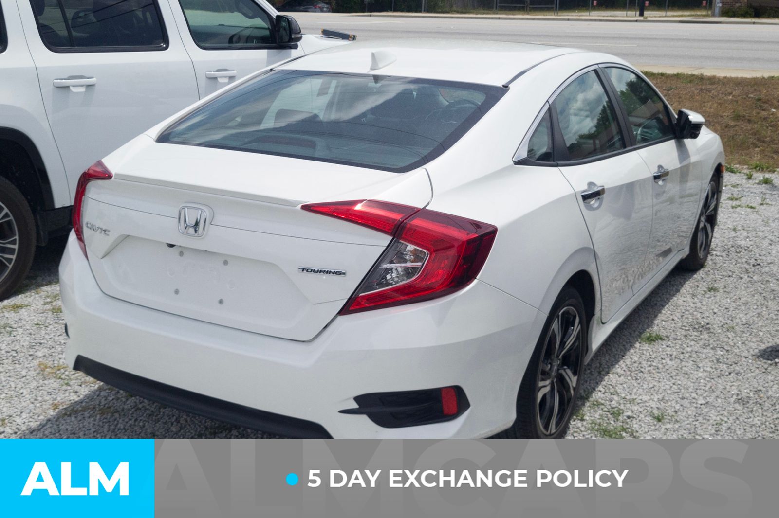 Used 2017 White Orchid Pearl Honda Touring image 3