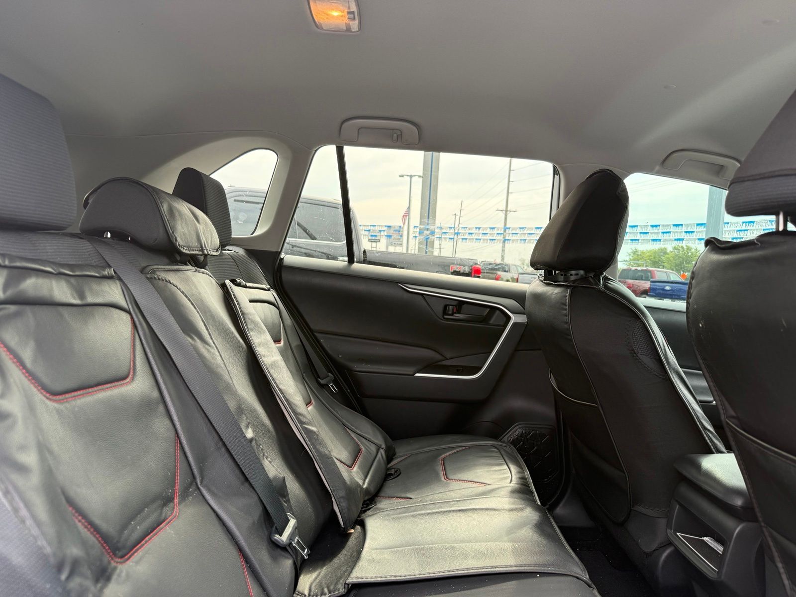 2020 Toyota RAV4 image 14