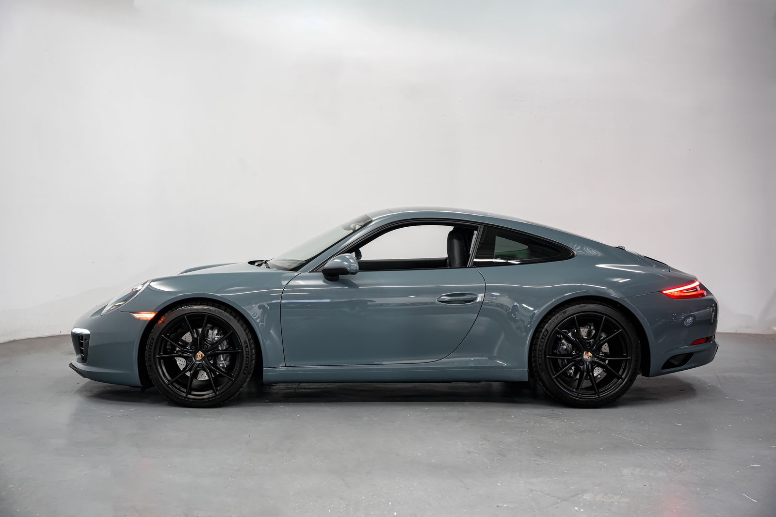 2018 Porsche 911 Carrera — photo 6