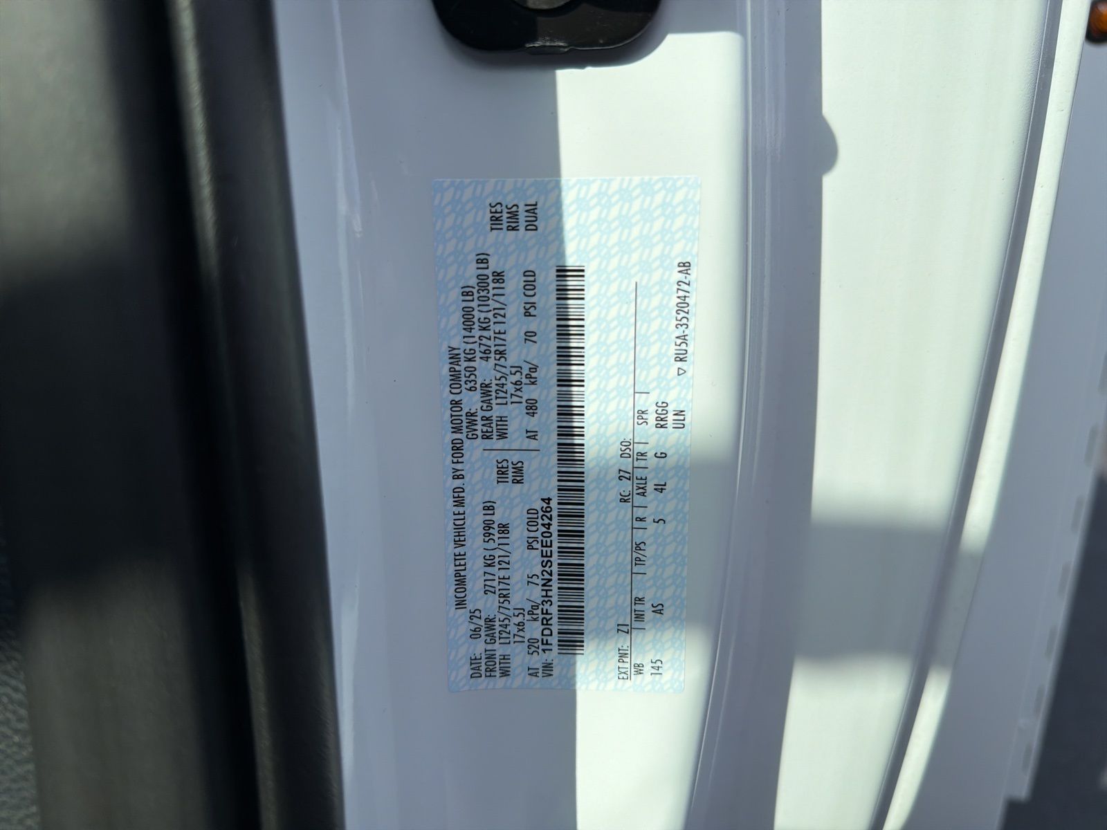 New 2025 Oxford White Ford XL image 19