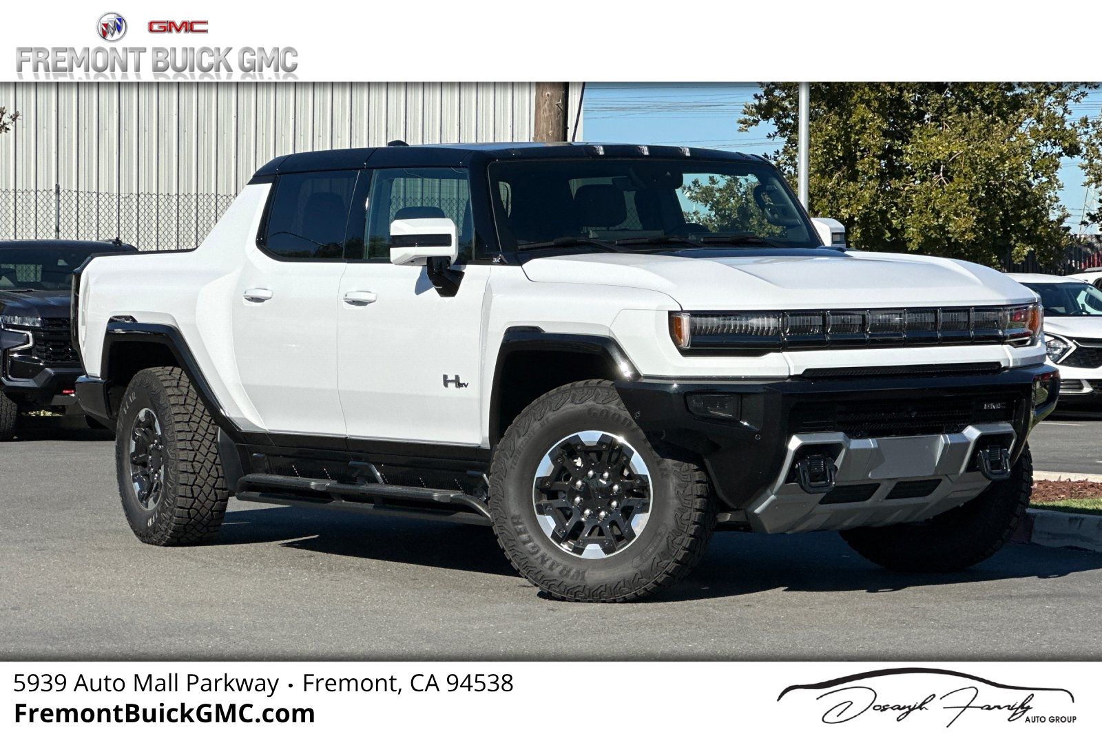 Interstellar White 2025 GMC Hummer EV Pickup Pickup Truck All-Wheel Drive 1-Speed Automatic