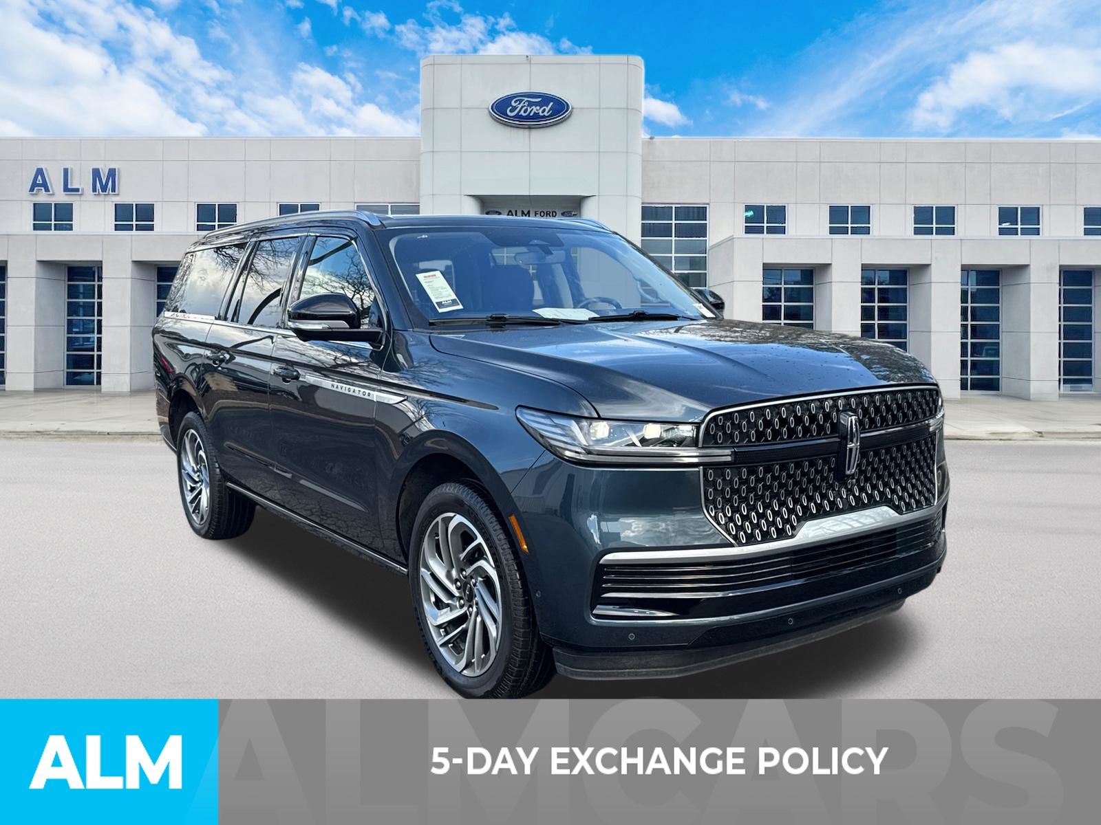 Used 2025 Blue Lincoln Reserve image 3