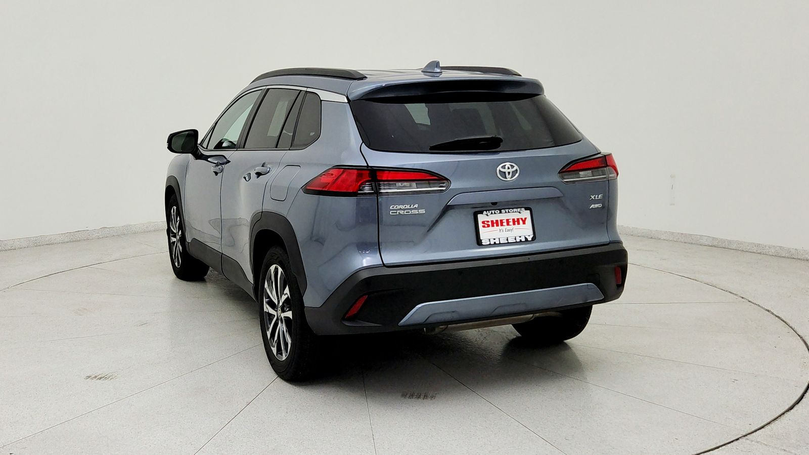 Used 2023  Toyota XLE image 5
