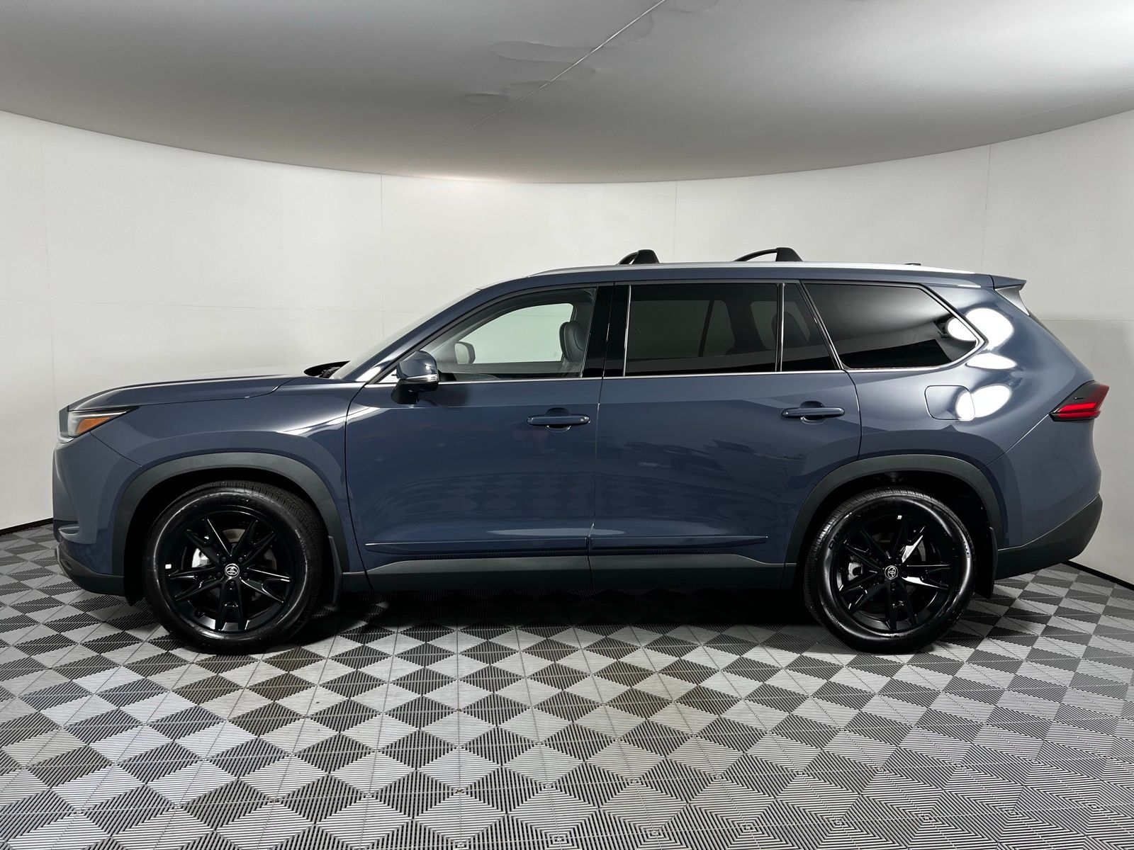 Thumbnail: 2025 Toyota Grand Highlander - 8