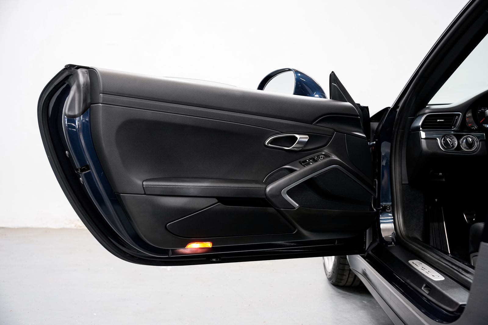 2014 Porsche 911 Carrera 4 — photo 21