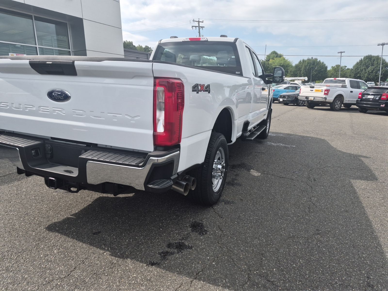 New 2026 Oxford White Ford XL image 17