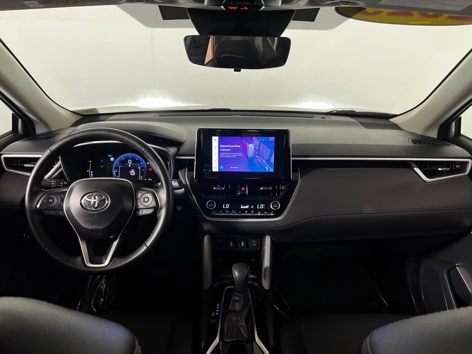Thumbnail: 2025 Toyota Corolla Cross - 24