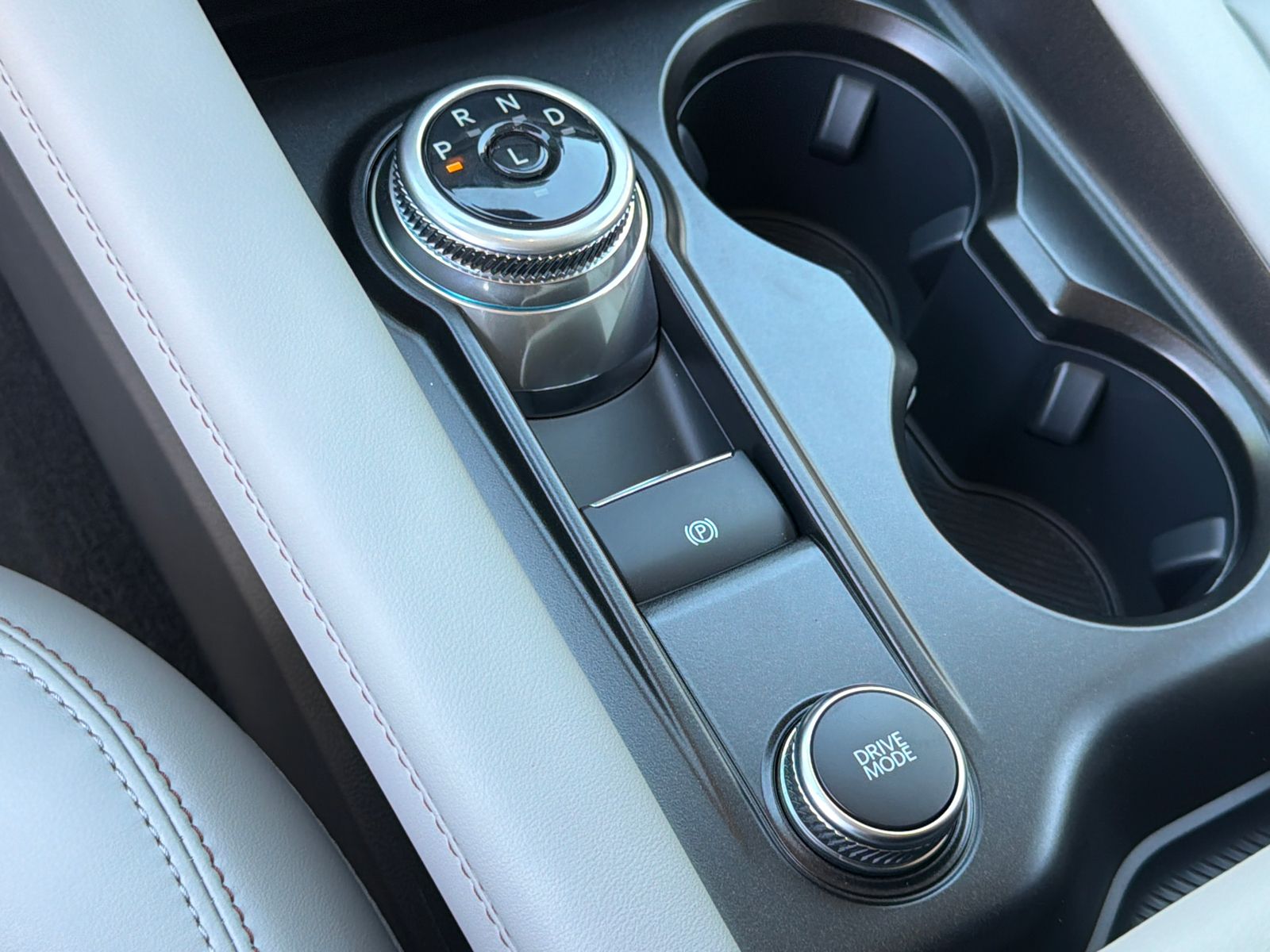 New 2026 Vapor Blue Metallic Ford Active image 35