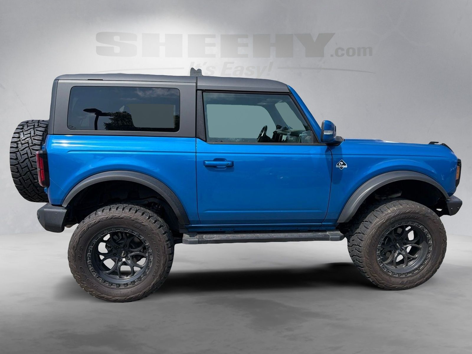 Used 2022 Blue Ford Outer Banks image 4