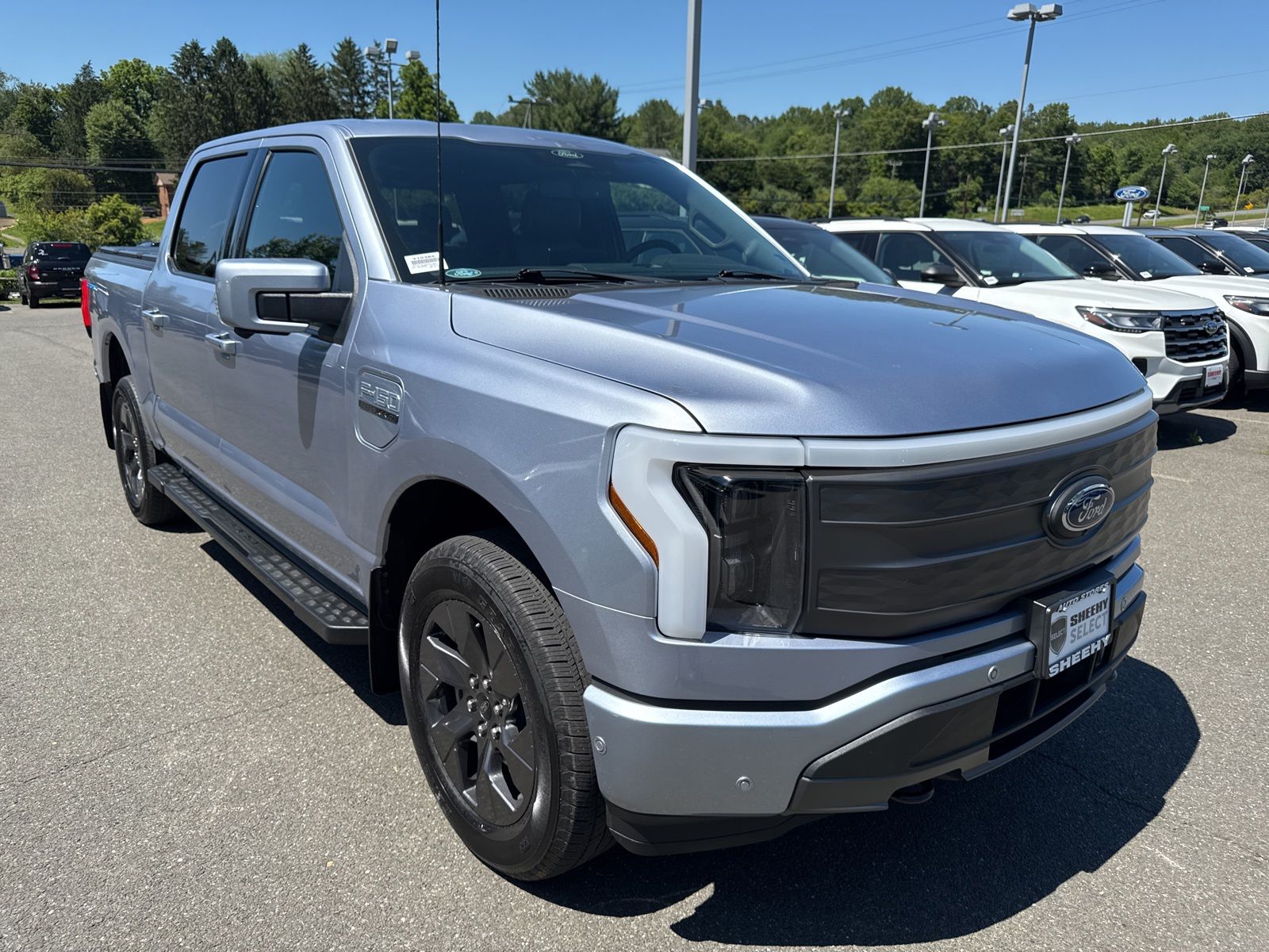 2022 Ford F-150 Lightning Lariat SuperCrew AWD