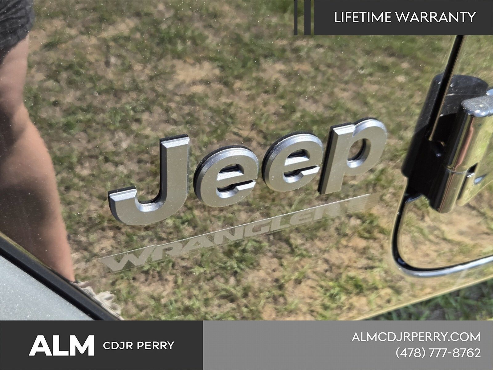 New 2026 Black Clear-Coat Exterior Paint Jeep Sport S image 17