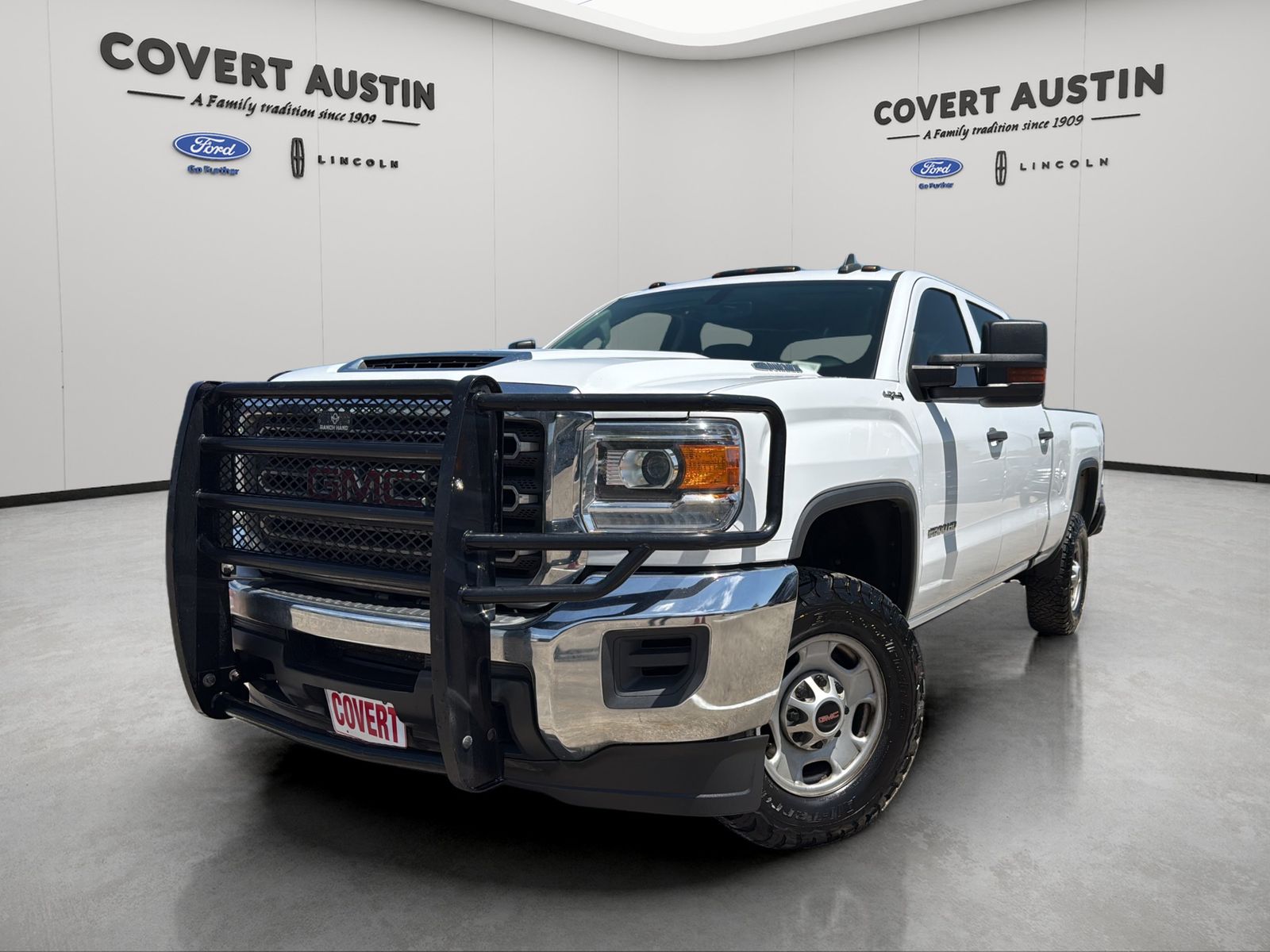 Summit White 2019 GMC Sierra 2500HD Pickup Truck Four-Wheel Drive 6-Speed Automatic