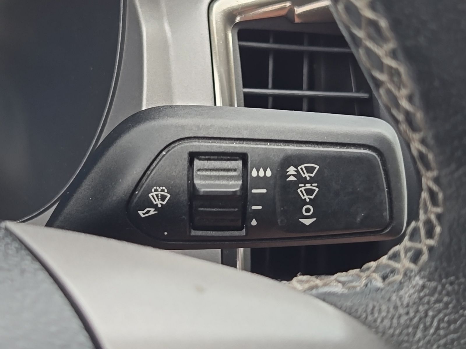 Certified Used 2019 Gray Ford XLT image 37