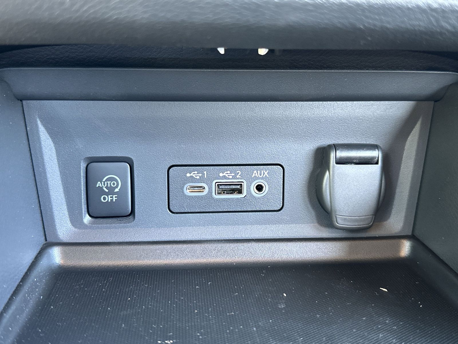 2025 Nissan Sentra SV photo 6