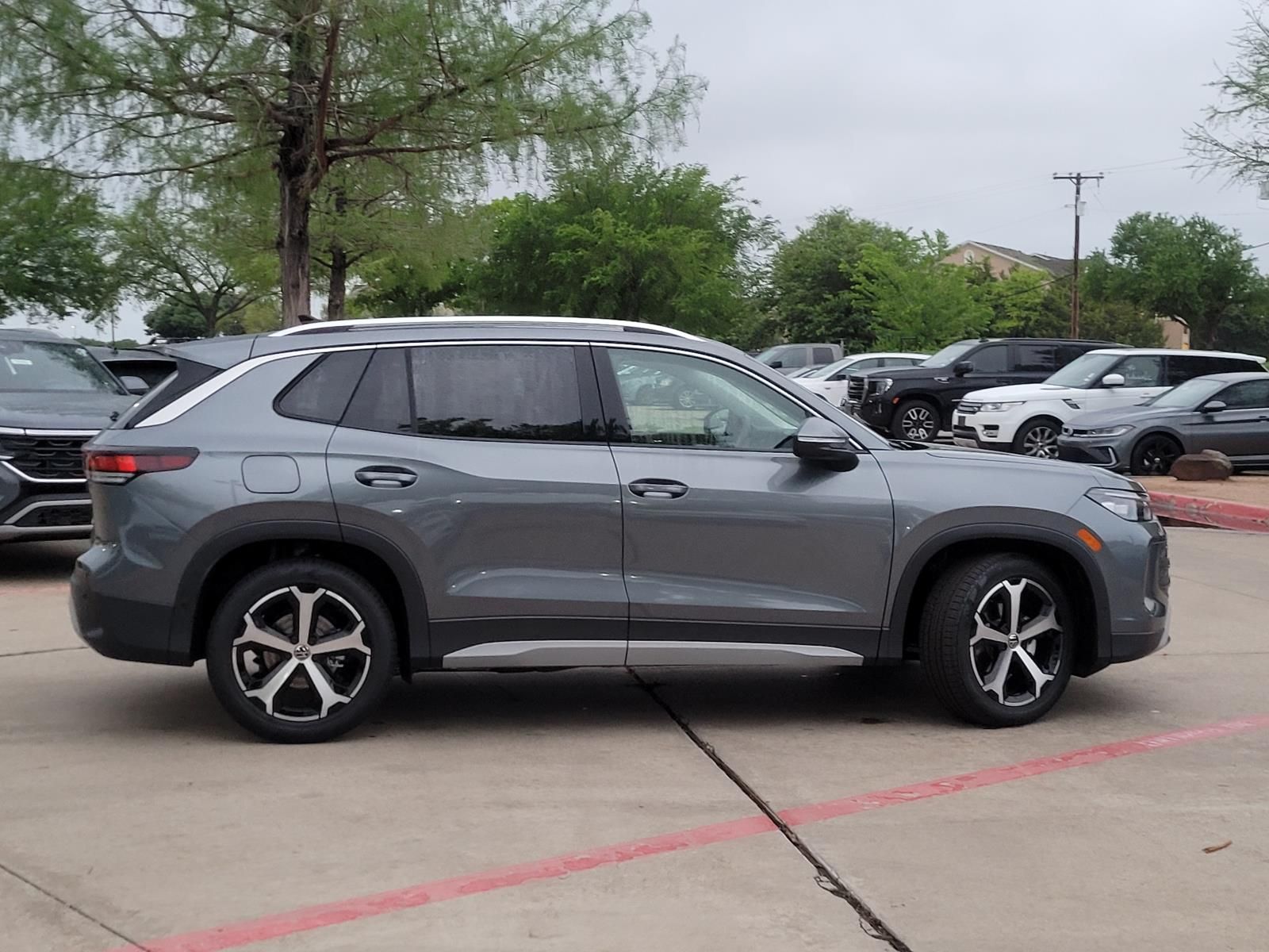 new 2026 Volkswagen Tiguan car, priced at $31,688