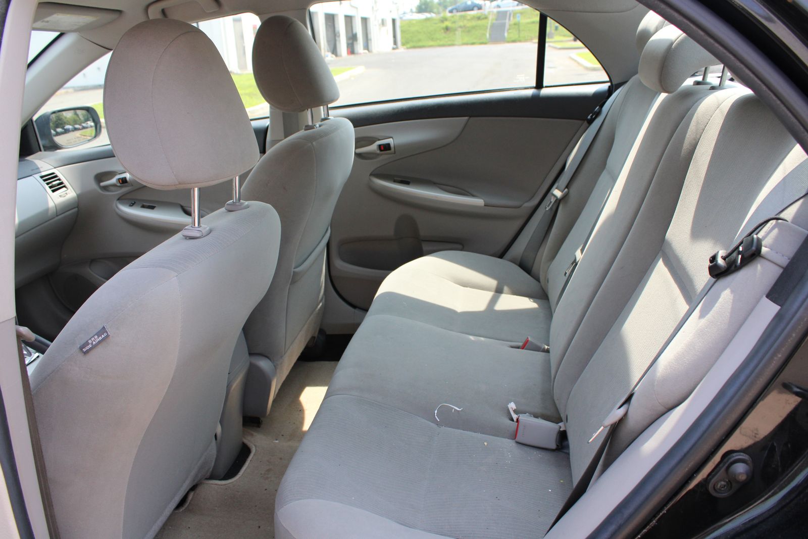 Used 2013 Black Toyota LE image 12