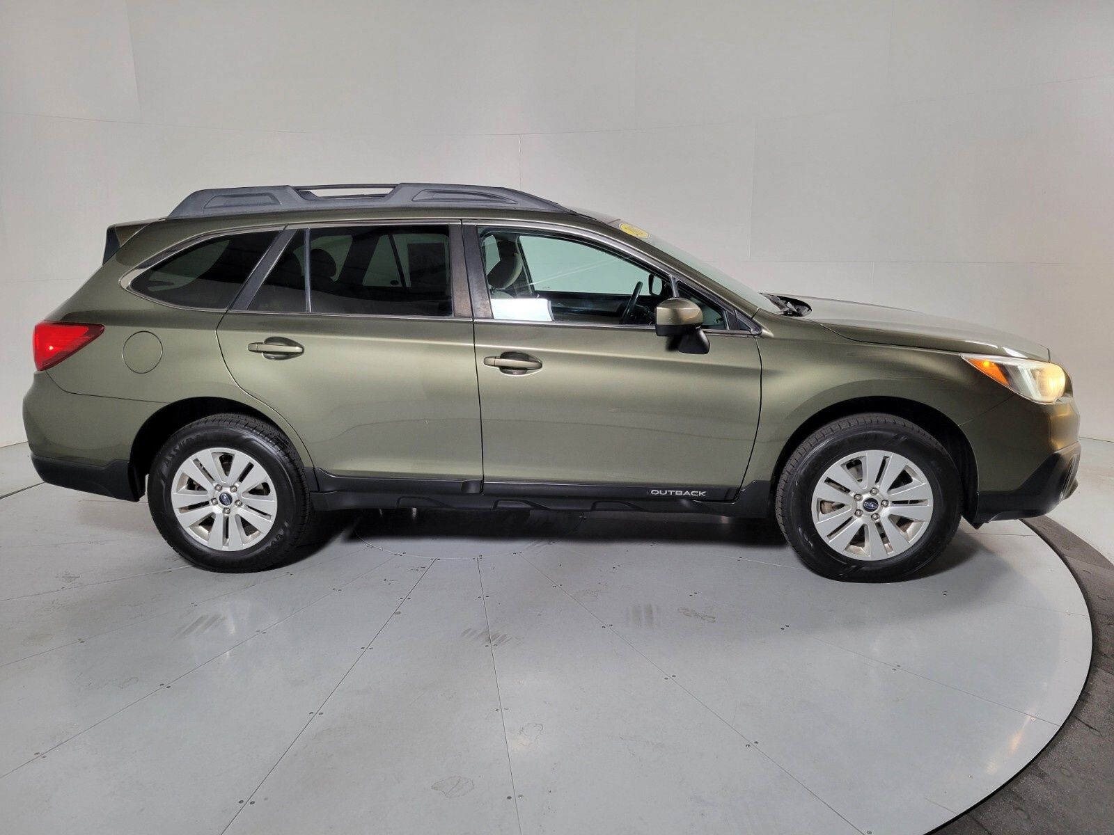 2017 Subaru Outback 2.5i Premium 3