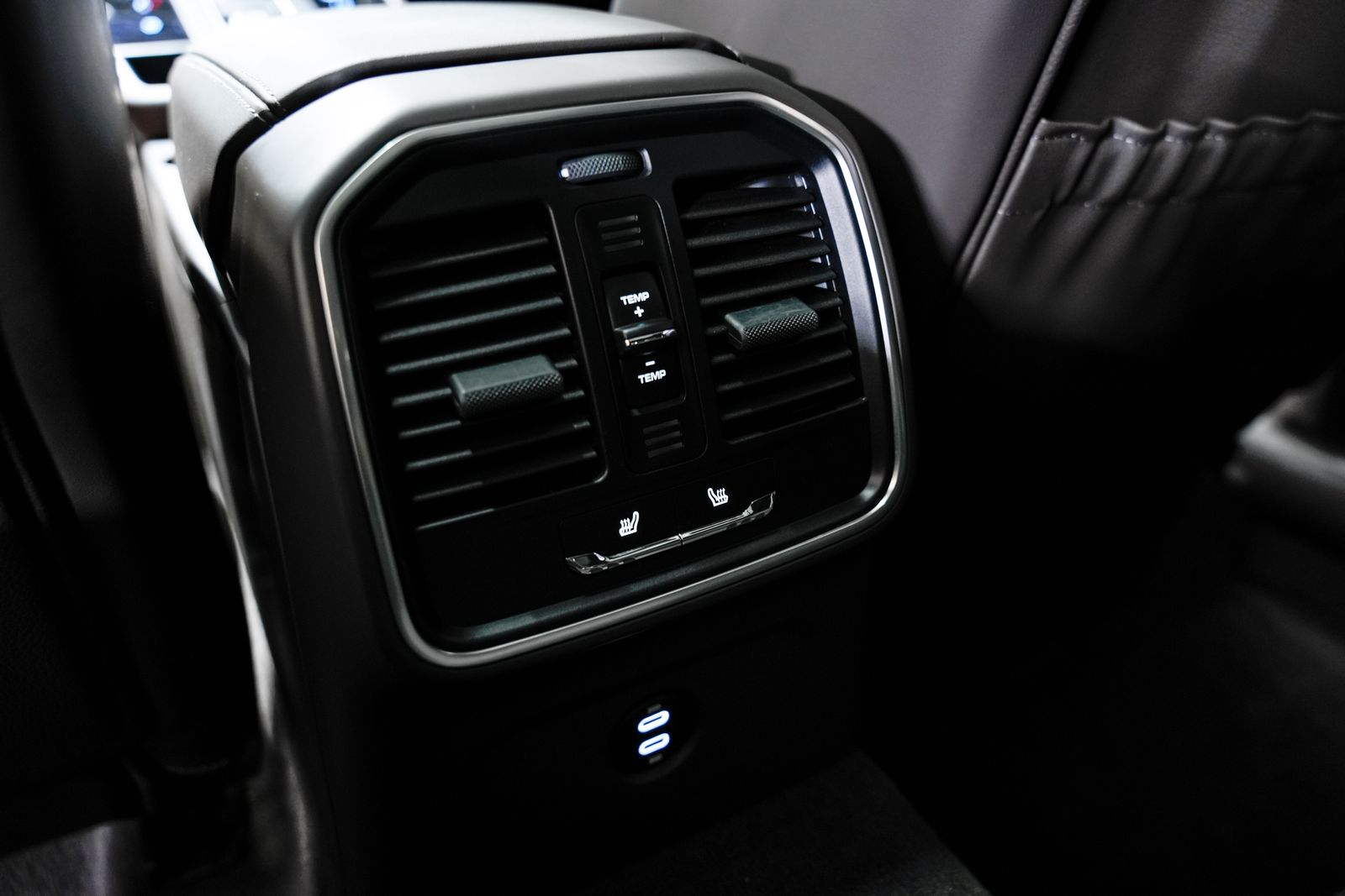 2024 Porsche Macan S — photo 37