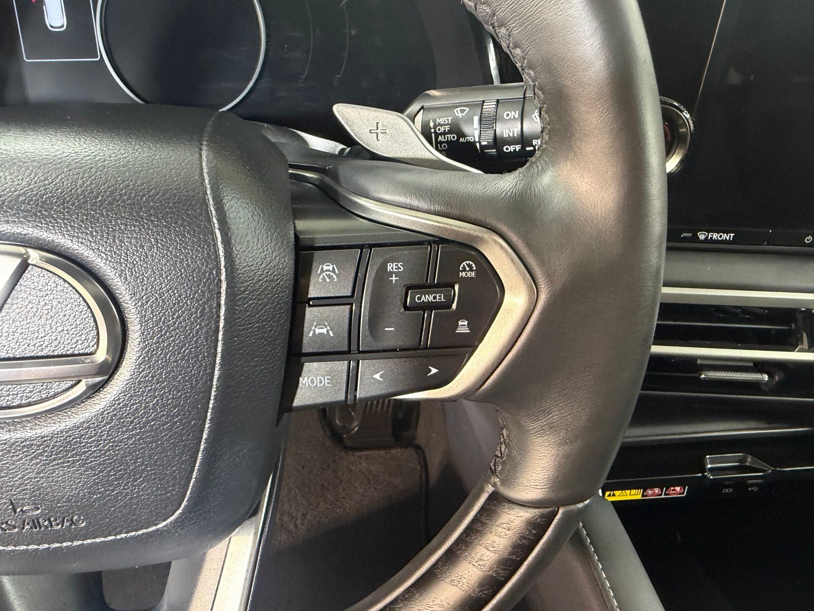 Used 2023 White Lexus 350 Premium image 20