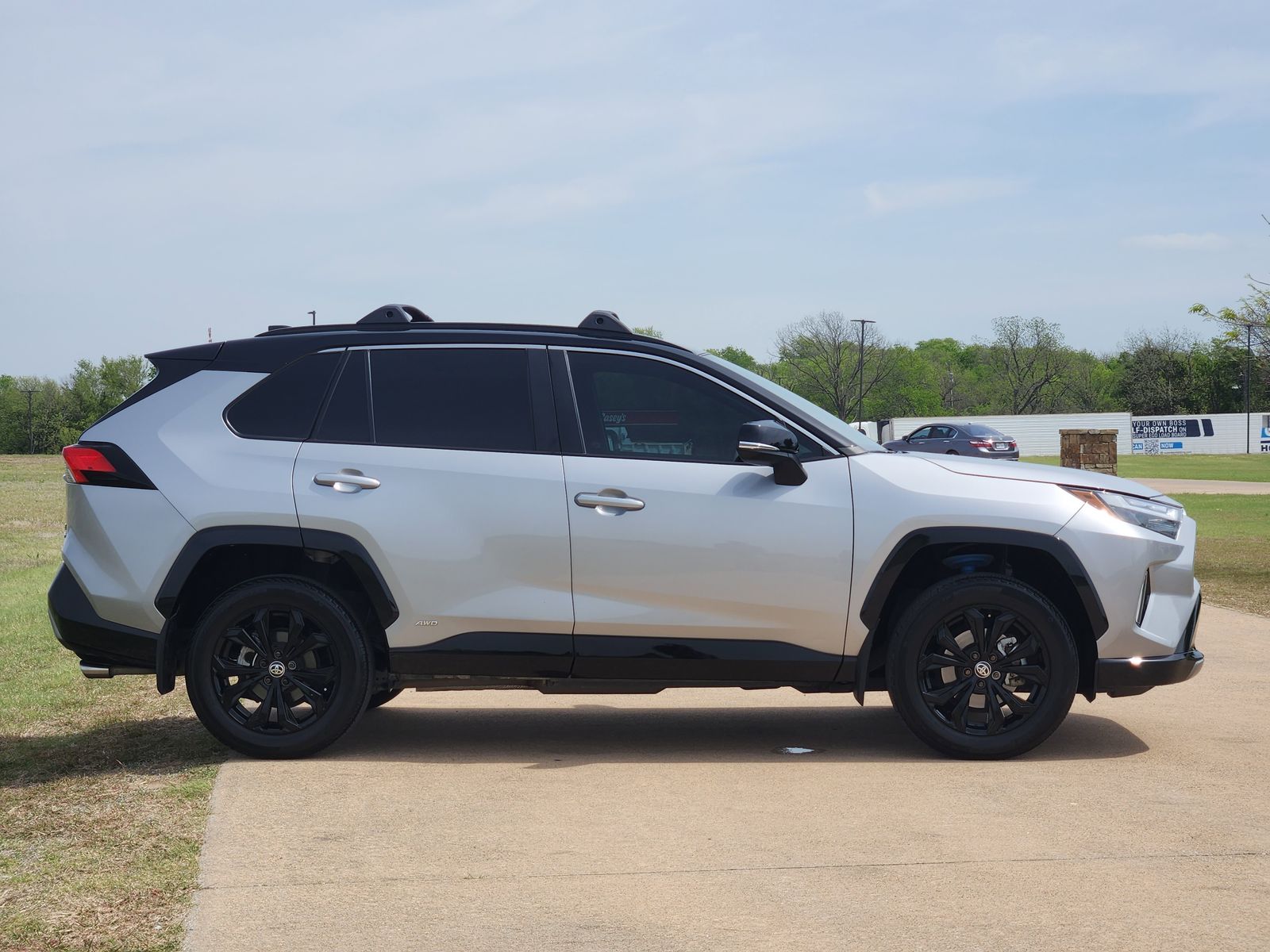 View vehicle photo 7