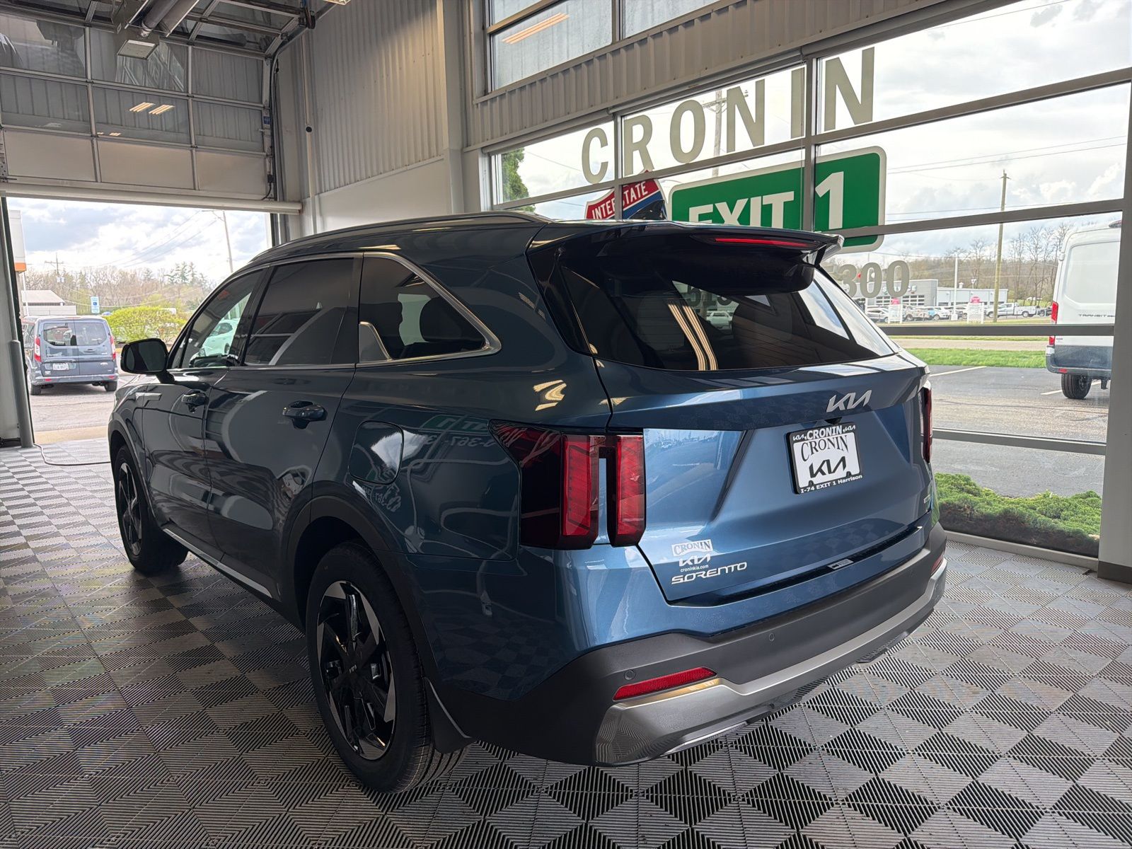 View vehicle photo 4