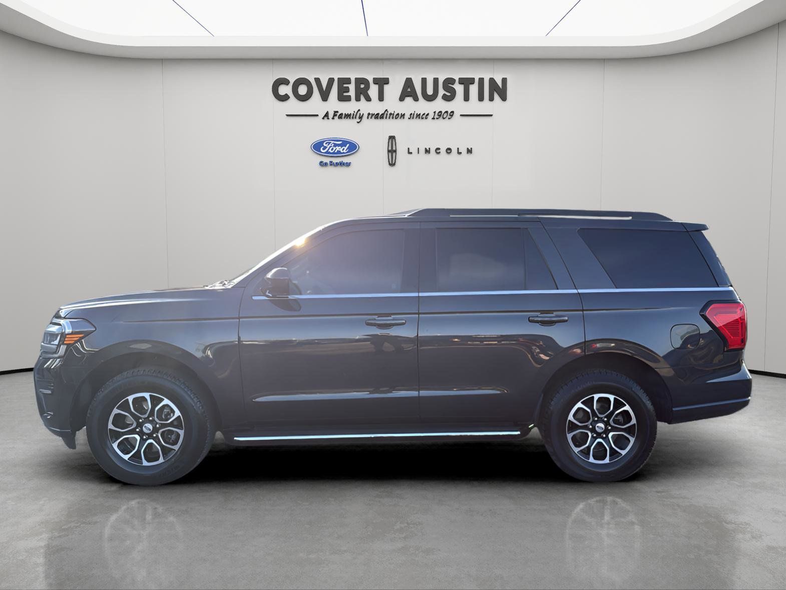Used Car 2023 Ford Expedition  Xlt For Sale Under $50,000 In Austin, Texas
