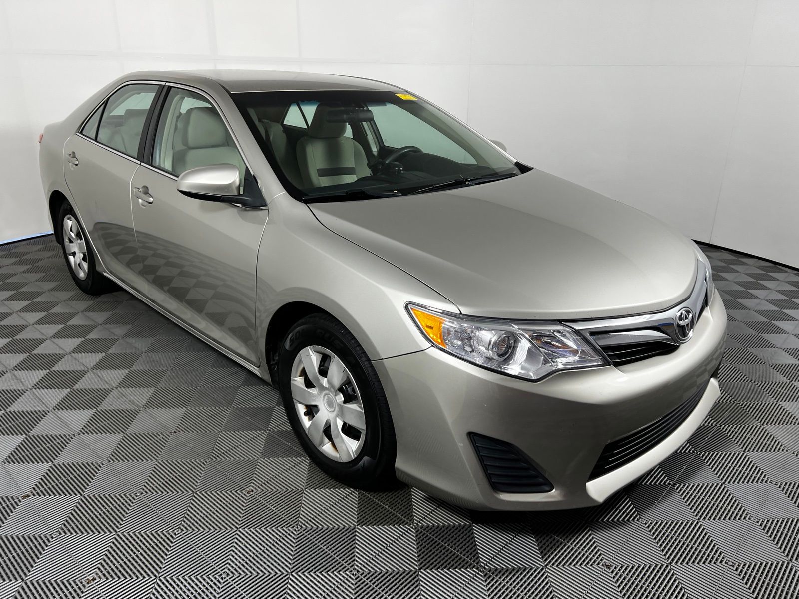 Thumbnail: 2014 Toyota Camry - 3