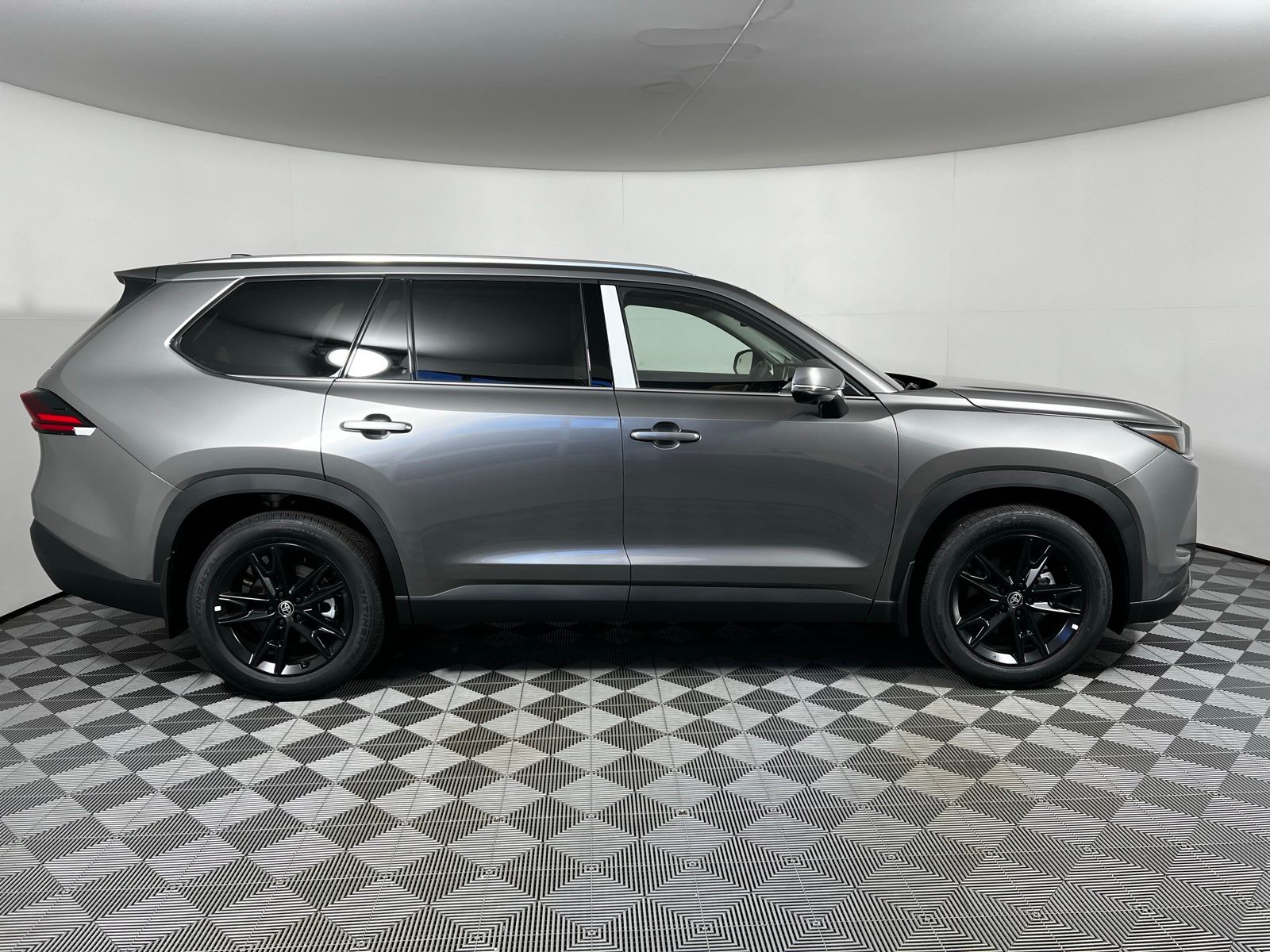 Thumbnail: 2025 Toyota Grand Highlander - 4