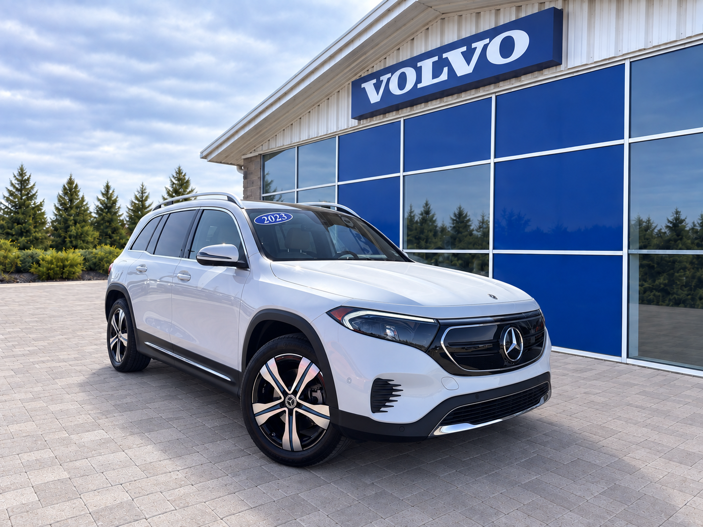 2023 Mercedes-Benz EQB 300 4MATIC AWD