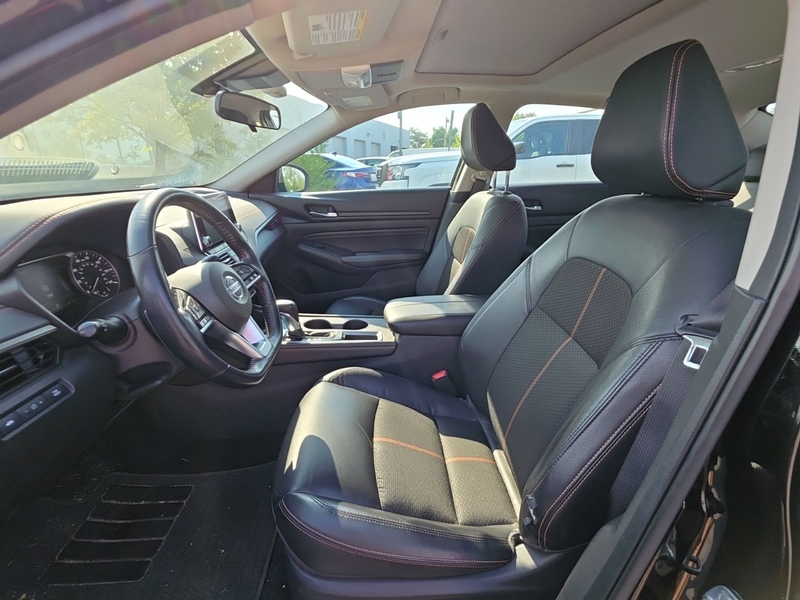 Used 2020 Black Nissan 2.5 SR image 8