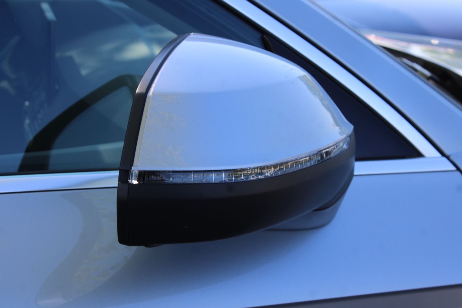 Used 2025  Audi 40 Premium Plus image 27