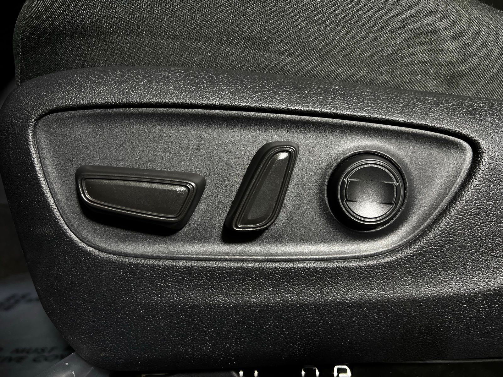 Thumbnail: 2025 Toyota RAV4 - 14