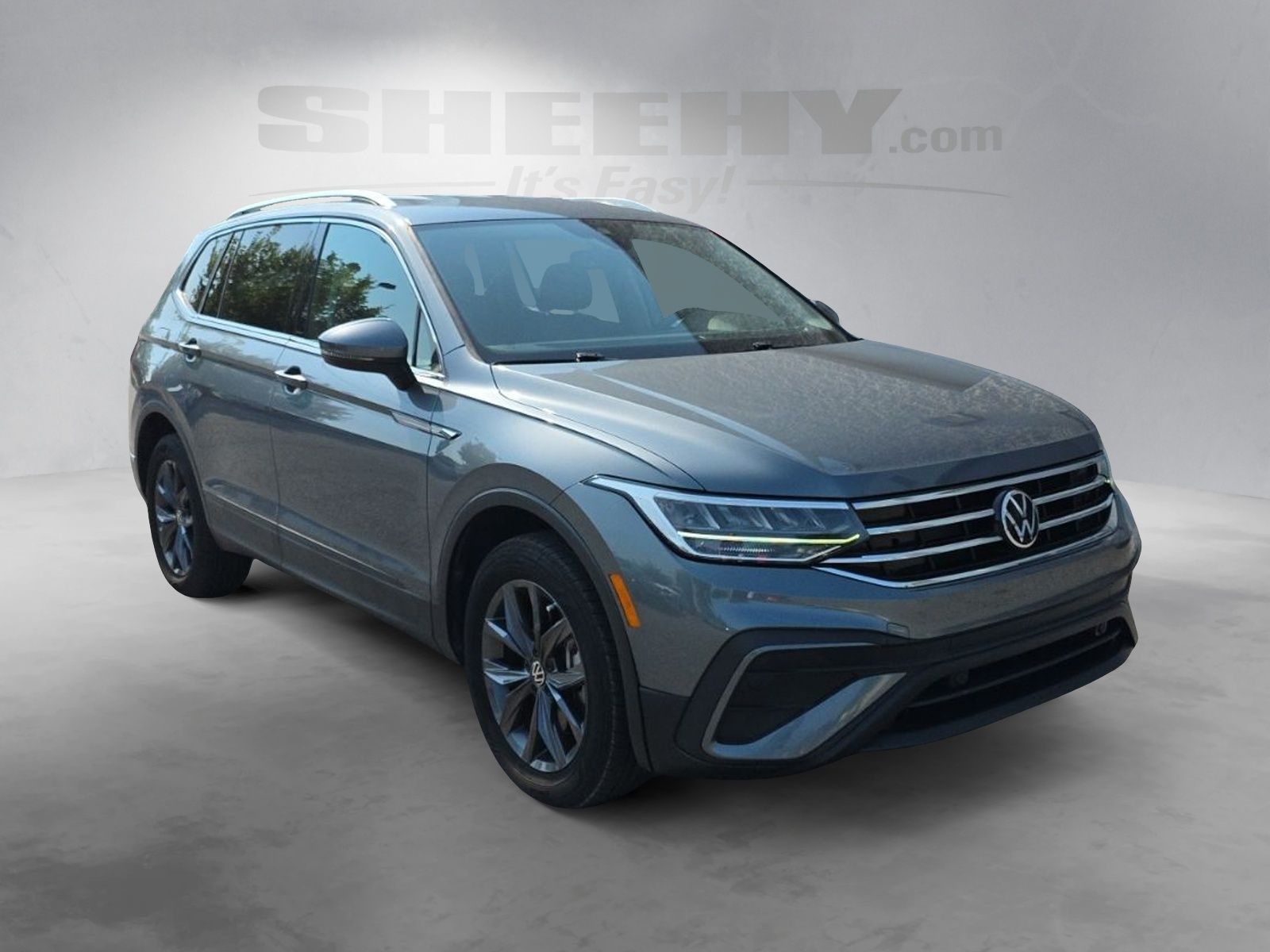 Used 2023 Gray Volkswagen 2.0T SE image 2