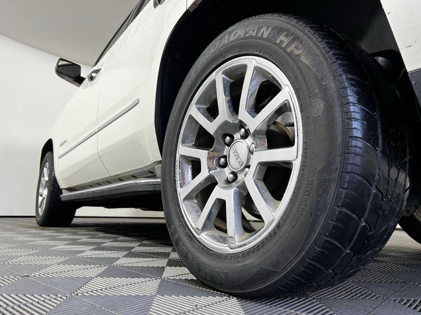 Thumbnail: 2015 GMC Yukon - 9