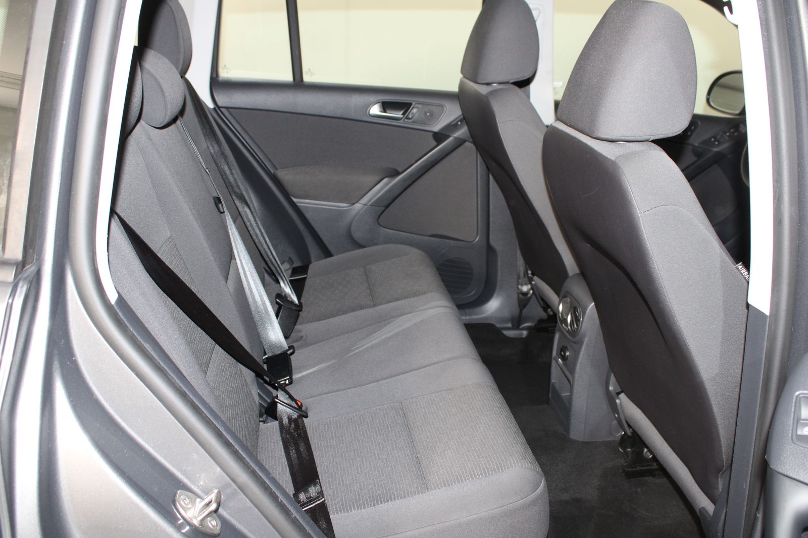 Used 2015 Gray Volkswagen S image 12