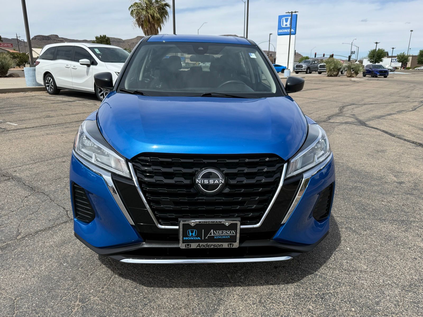 View vehicle photo 2