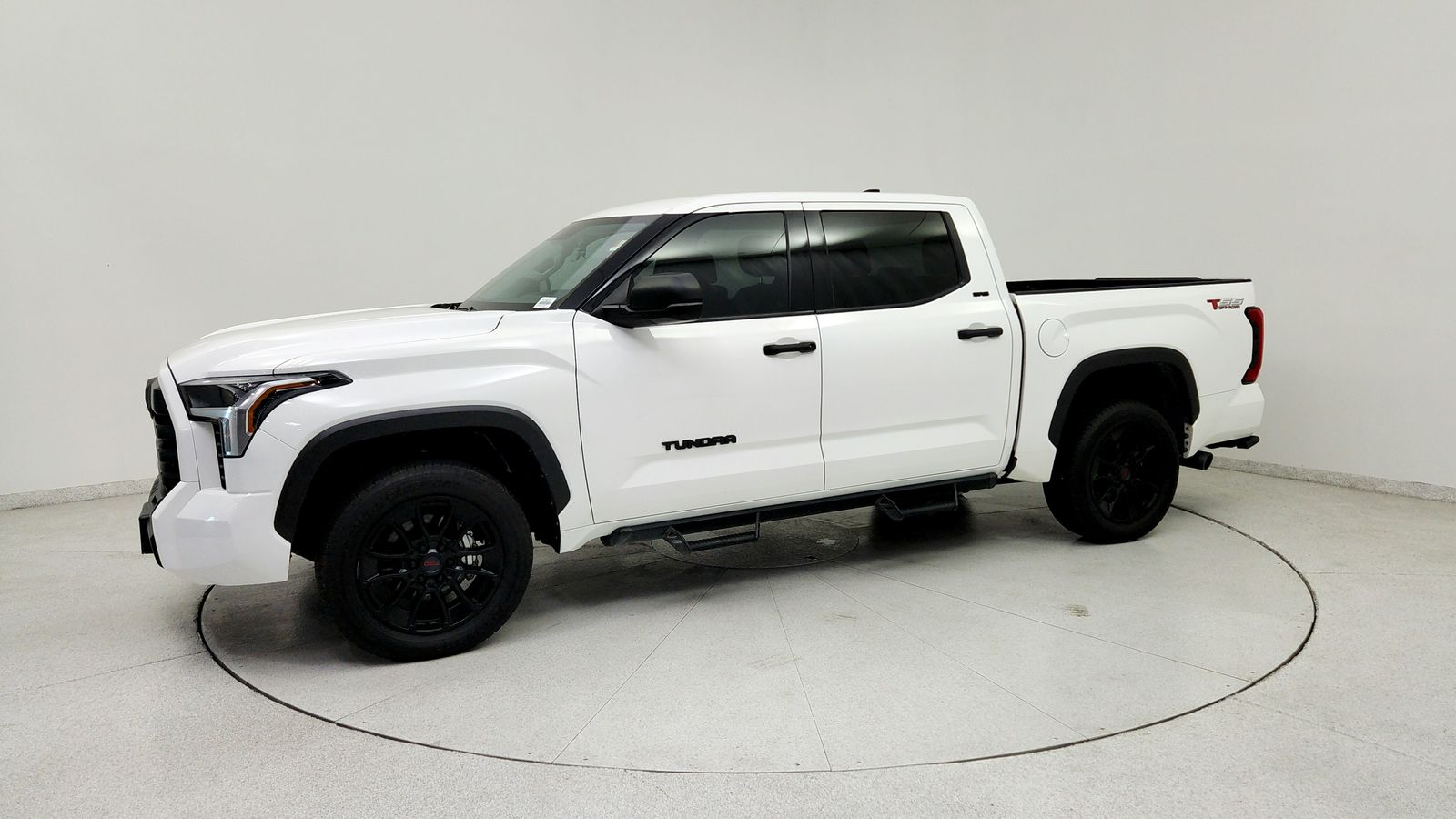 Used 2023 White Toyota SR5 image 3