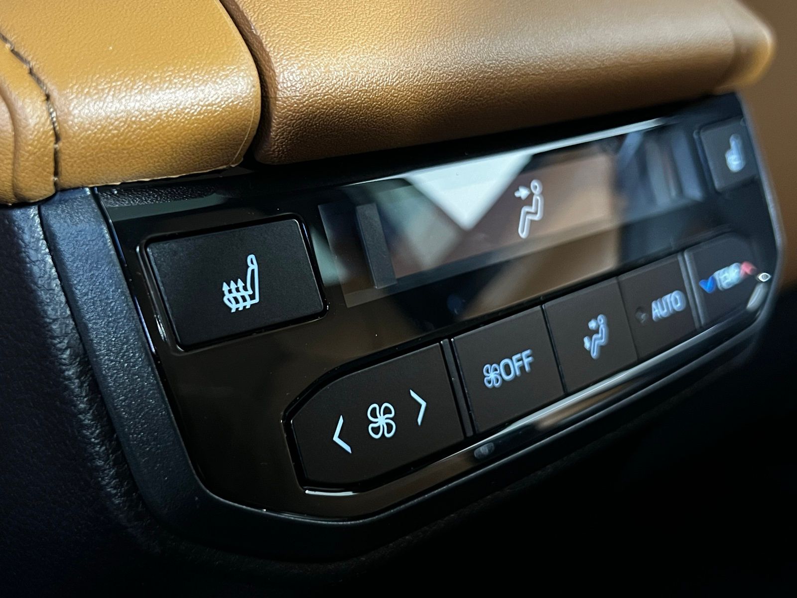 Thumbnail: 2025 Toyota Highlander - 25