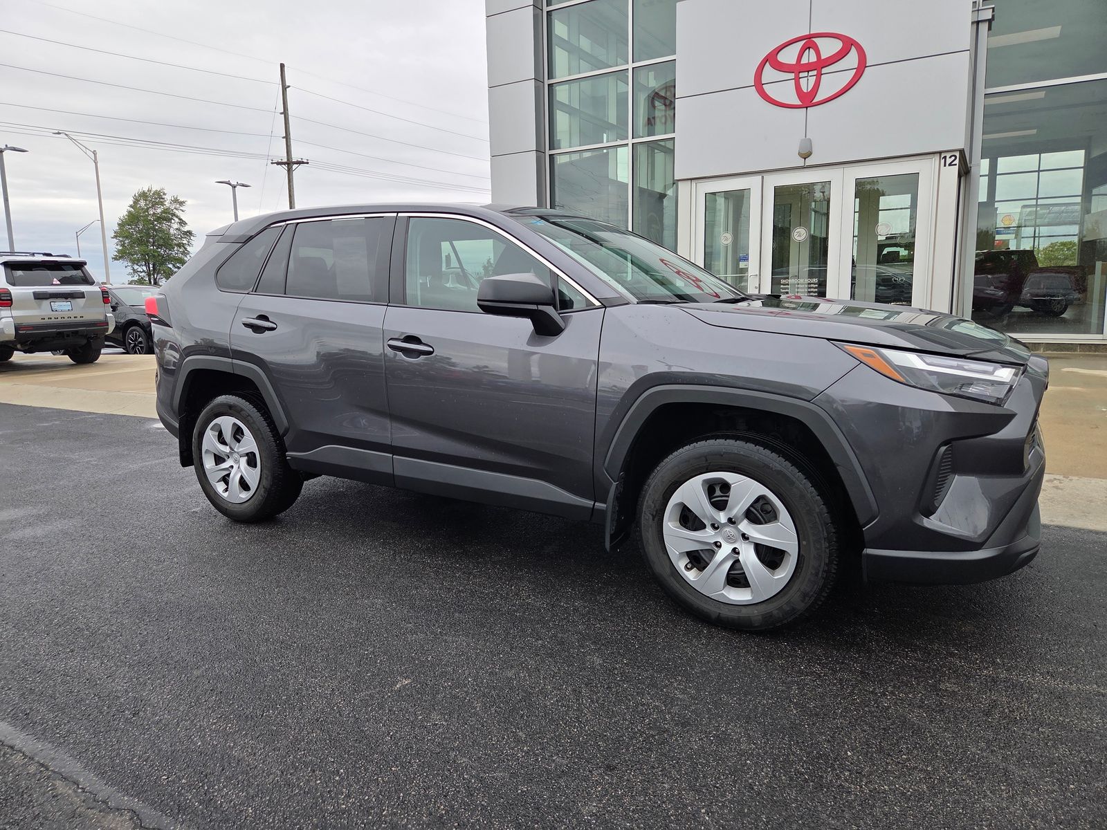 2023 Toyota RAV4 LE