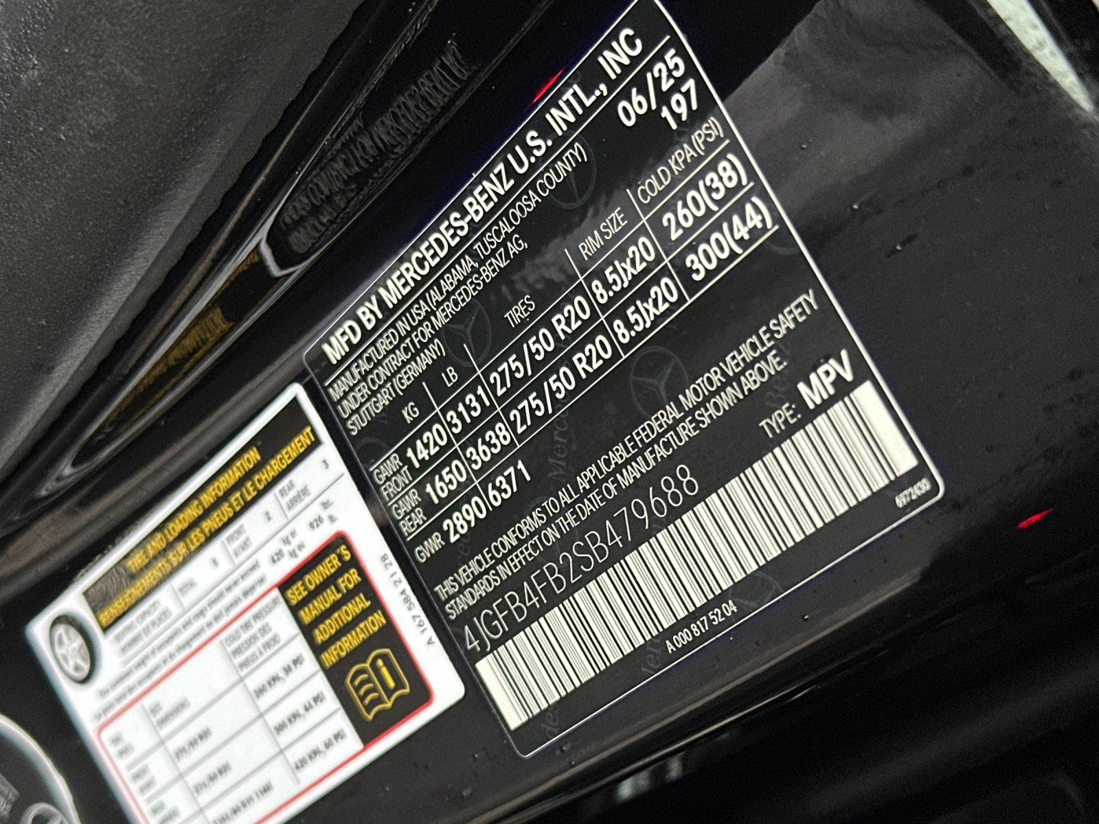 used 2025 Mercedes-Benz GLE car, priced at $60,998