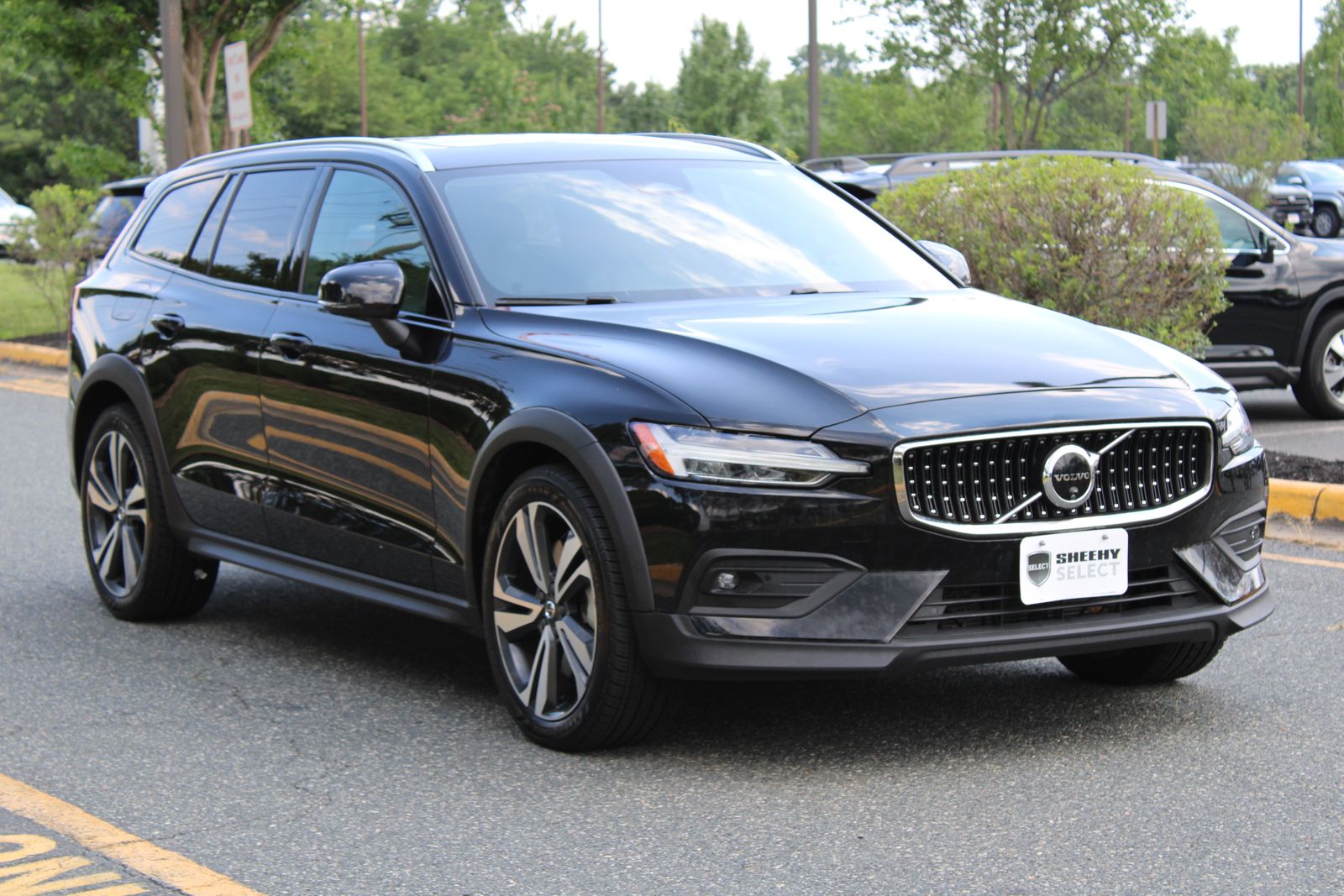 2025 Volvo V60 Cross Country B5 Plus