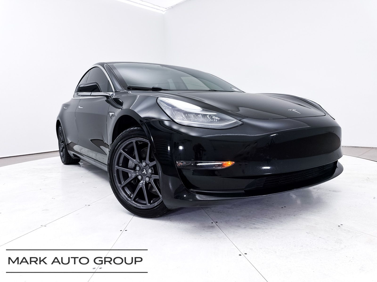 Black 2019 Tesla Model 3 Mid Range RWD Sedan Rear-Wheel Drive 1-Speed Automatic