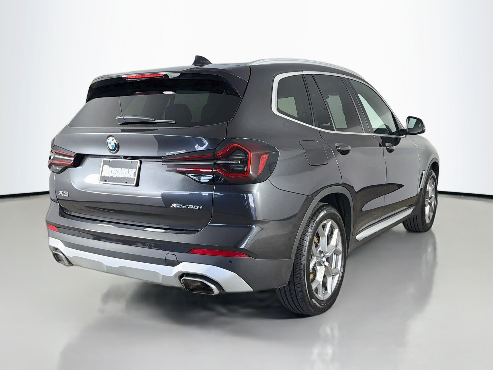 View vehicle photo 7