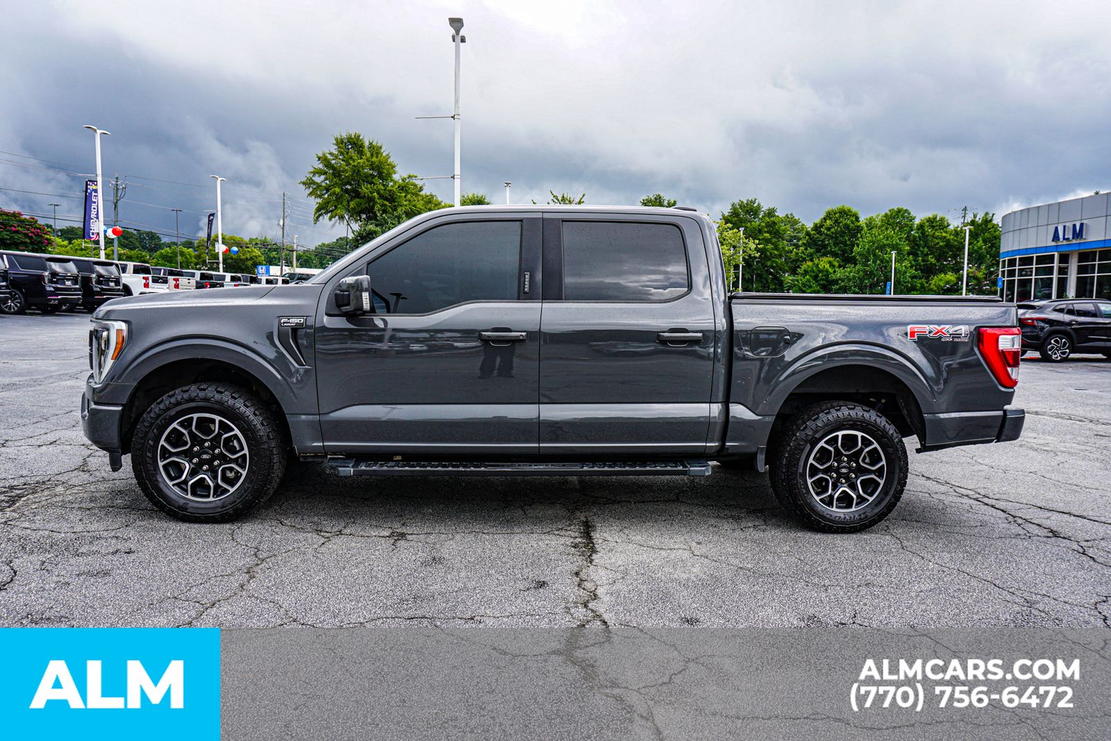 Used 2021  Ford Lariat image 10