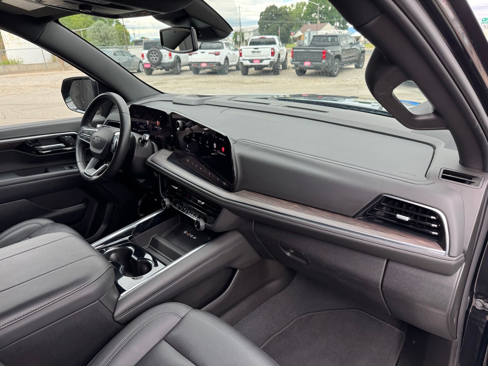 Used 2025 Chevrolet Suburban SUV