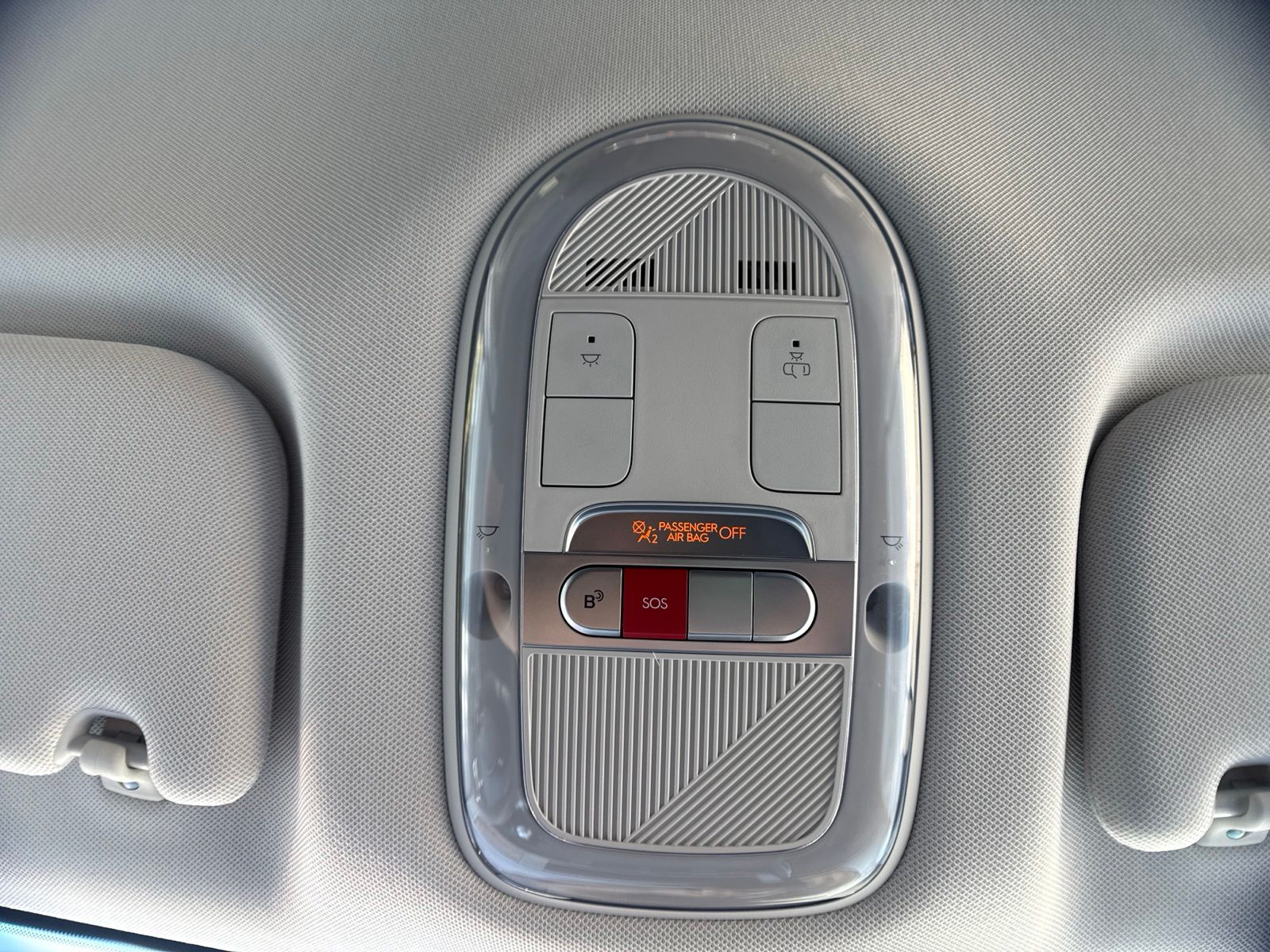 Used 2024 Gray Hyundai SEL image 29