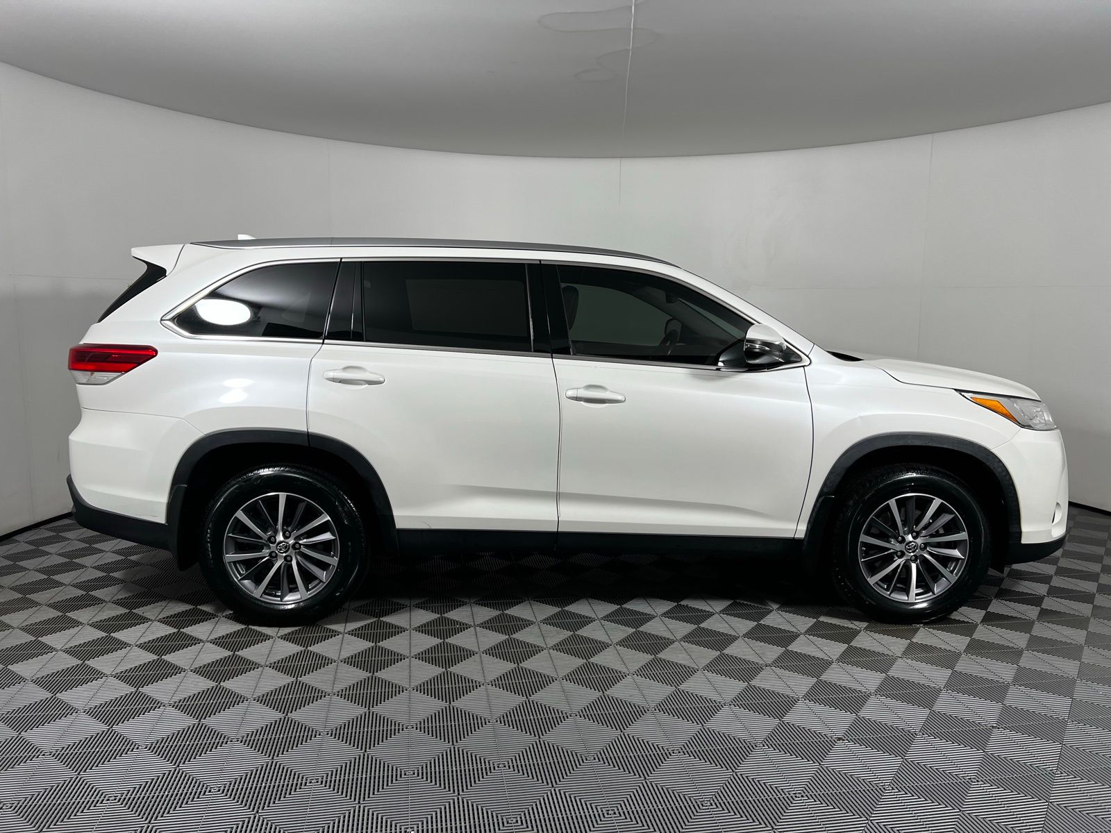 2019 Toyota Highlander SE 4