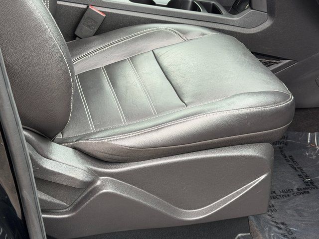Used 2018 Shadow Black Ford SEL image 31